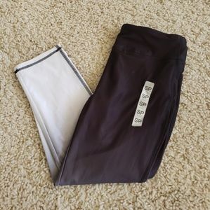 BLACK AND WHITE FOREVER 21 WORKOUT CAPRI PANTS